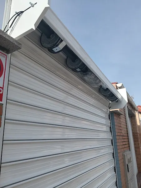 Elymar - Proveedor de puertas para garaje en Majadahonda - foto 2