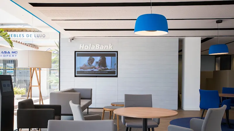 CaixaBank Holabank - Banco en Madrid - foto 2