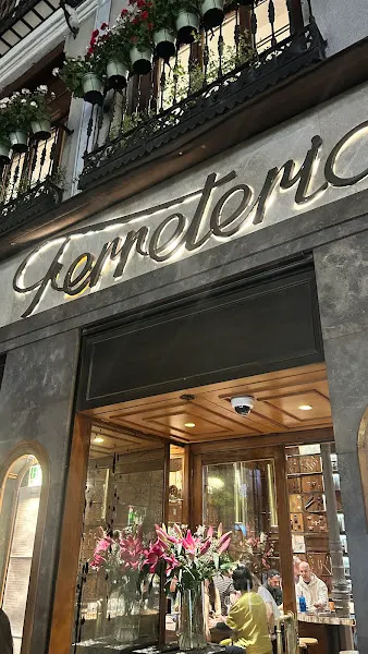 Ferretería Restaurante
