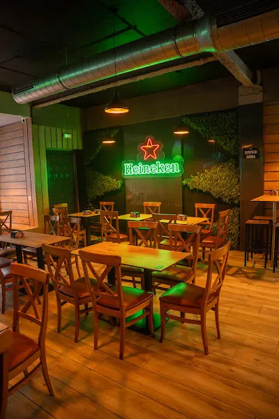 Distrito 7 | Sports & Drinks - Bar deportivo en Madrid - foto 2