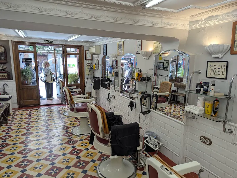 El Kinze de Cuchilleros - Barbería en Madrid - foto 3