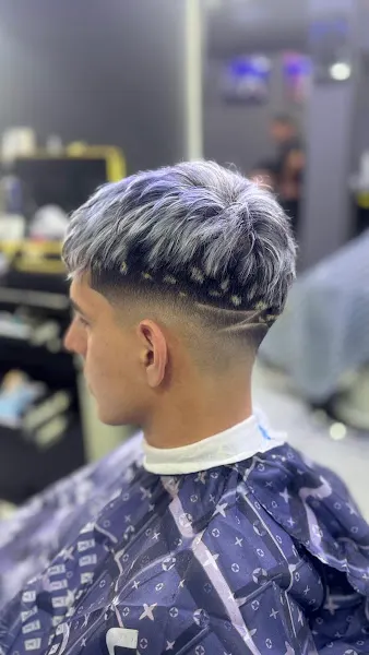 Javi_barbershop . Latina 🇩🇴🇪🇸