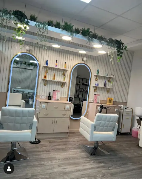 Estética y Peluquería Unisex Manhattan