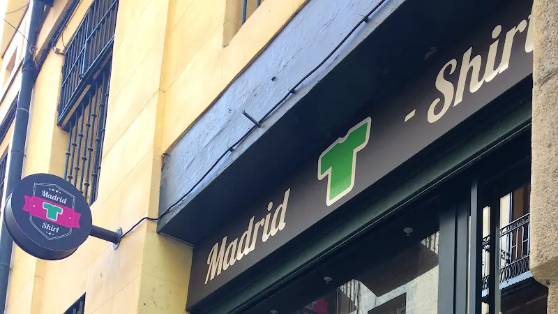 Madrid T-Shirt | Impresión de camisetas y textil | Vinilo | Sublimación | Productos personalizados | DTF | Diseño gráfico |