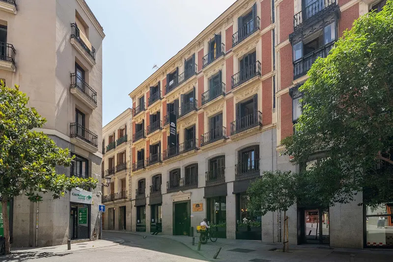 Hostal La Casa de La Plaza - Hotel en Madrid