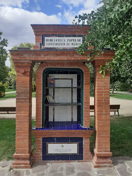Biblioteca Popular de los Jardines del arquitecto Herrero Palacios
