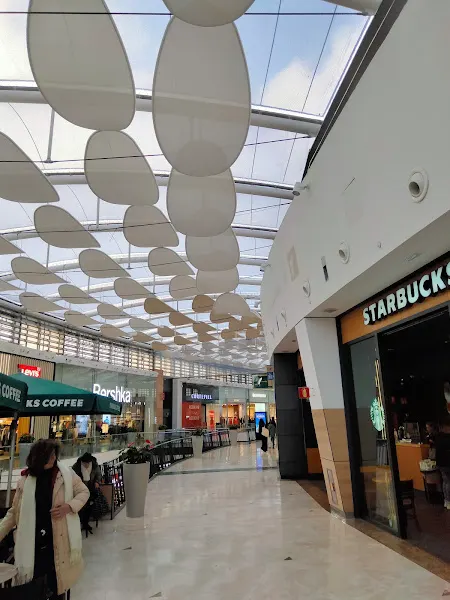 Centro Comercial Islazul - Centro comercial en Madrid - foto 2
