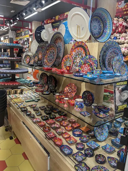Sol Souvenirs - Tienda de regalos en Madrid - foto 2