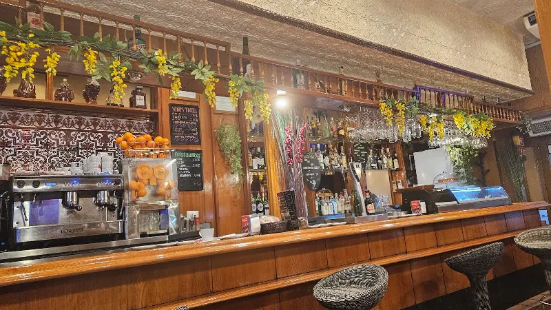 Bar Cafetería Diego - Bar en Madrid - foto 2