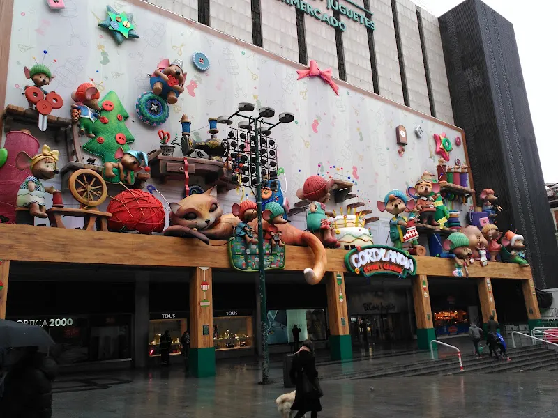 El Corte Inglés Edificio 4 (Mascotas) - Centro comercial en Madrid - foto 2
