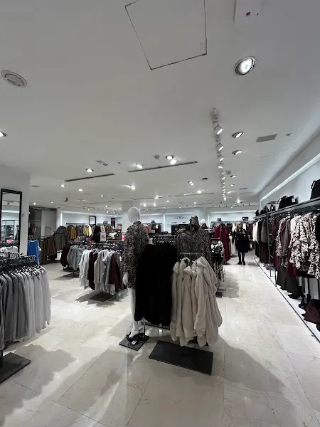 Sfera - Tienda de ropa en Madrid - foto 2