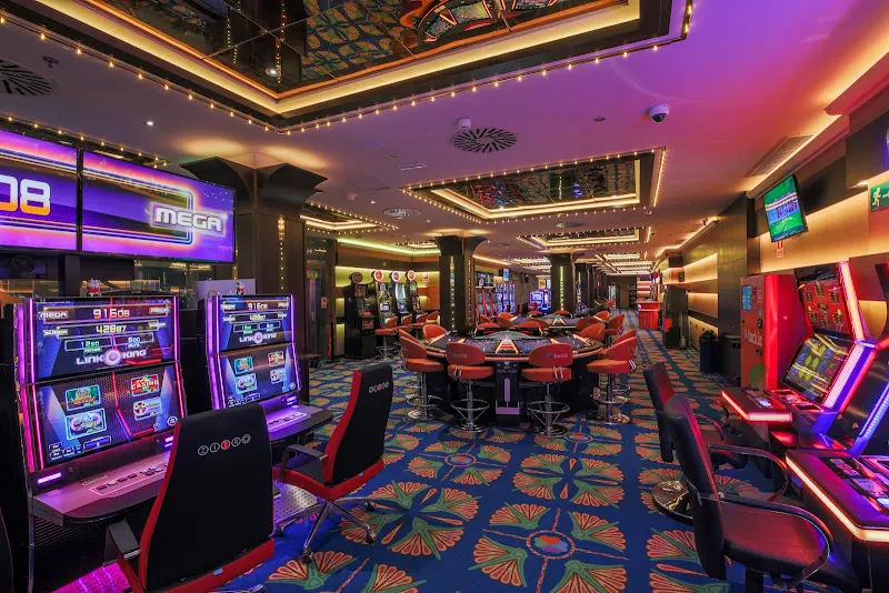 Luckia Slots Apuestas - Casa de apuestas en Madrid - foto 2