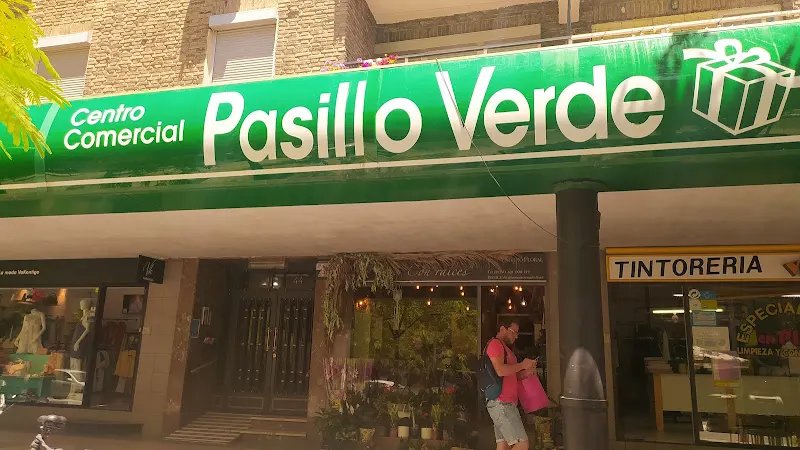 Centro Comercial Pasillo Verde - Centro comercial en Madrid - foto 2