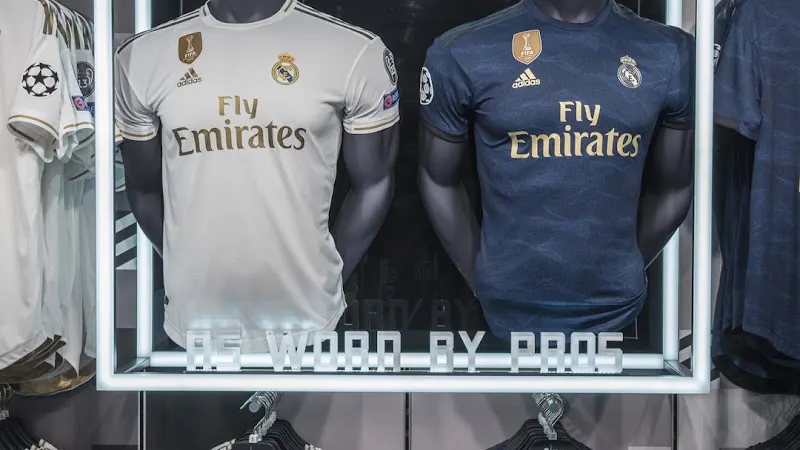 Real Madrid Official Stores - Tienda de ropa de deportes en Madrid - foto 3