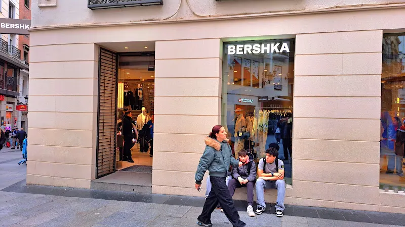 Bershka - Tienda de ropa en Madrid - foto 2