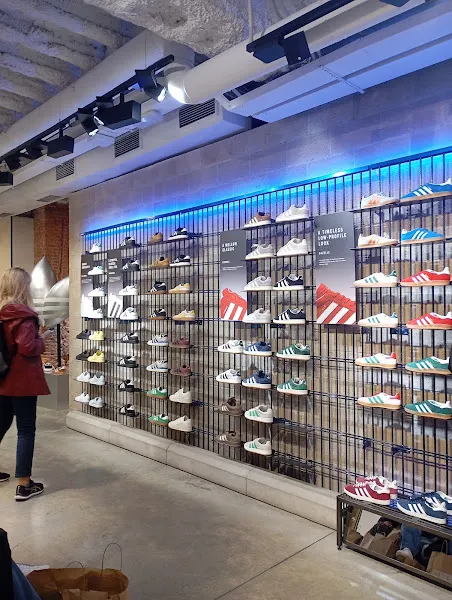 Adidas Store Madrid - Gran Vía - Tienda de ropa de deportes en Madrid - foto 3