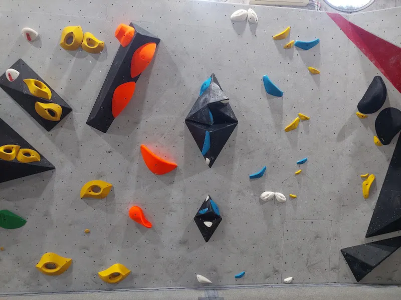 Roc 30. Rocódromo \ Centro de escalada - Escalada en Madrid - foto 2