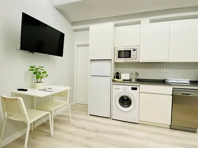 Estudio Centro Madrid Santa Ana Puerta del Sol - One-Bedroom Apartment - Casa en Madrid - foto 2
