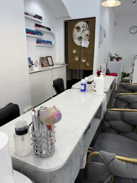 Uña12 - Salón de manicura y pedicura en Madrid - foto 2