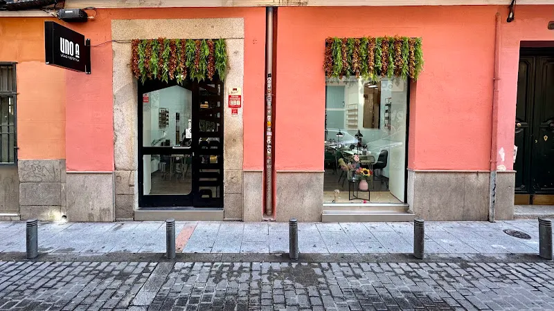 UNO A CENTRO Uñas y Estética