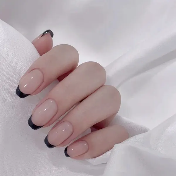 Edina Masaje y Uñas - Madrid