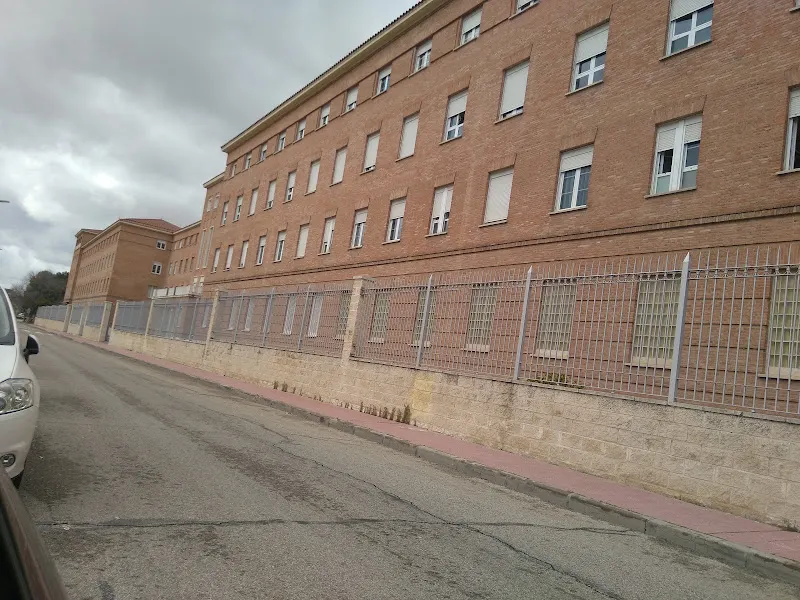 Colegio San Ignacio de Loyola - Escuela universitaria en Madrid - foto 2