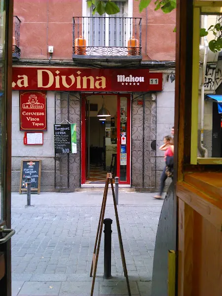 Cervecería La Divina - Bar en Madrid - foto 2