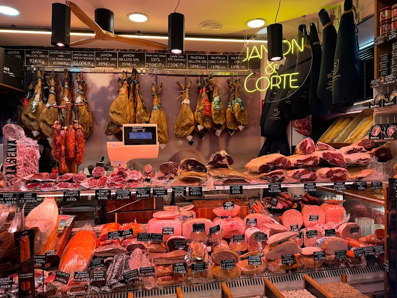 J & R Jamón y Corte Gourmet