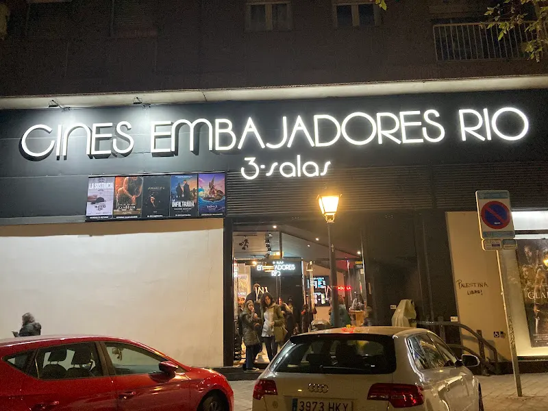 Cines Embajadores Río