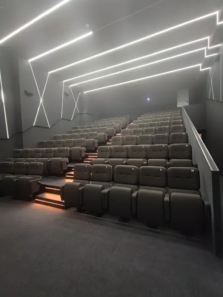 Cines Embajadores Río - Cine en Madrid - foto 2