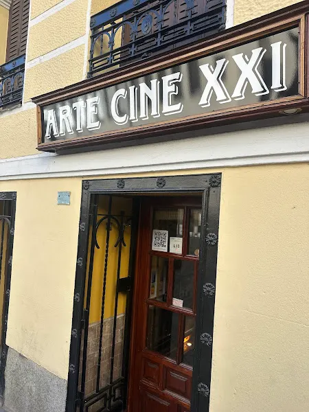 Arte Cine XXI - Tienda de enmarcación en Madrid - foto 2