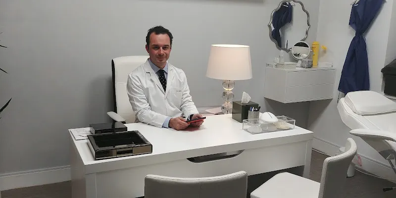 Dr Marco Romeo Cirujano Plástico Madrid | Rinoplastia Ultrasónica | Lifting Facial - Madrid