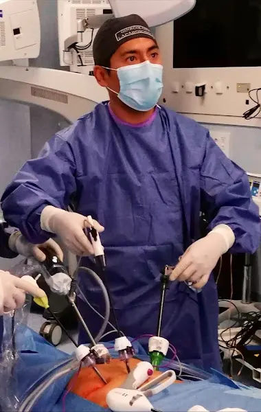 Dr. Gustavo Salazar – Ginecólogo Experto en Endometriosis Severa y Miomas Uterinos - Clínica ginecológica en Madrid - foto 2