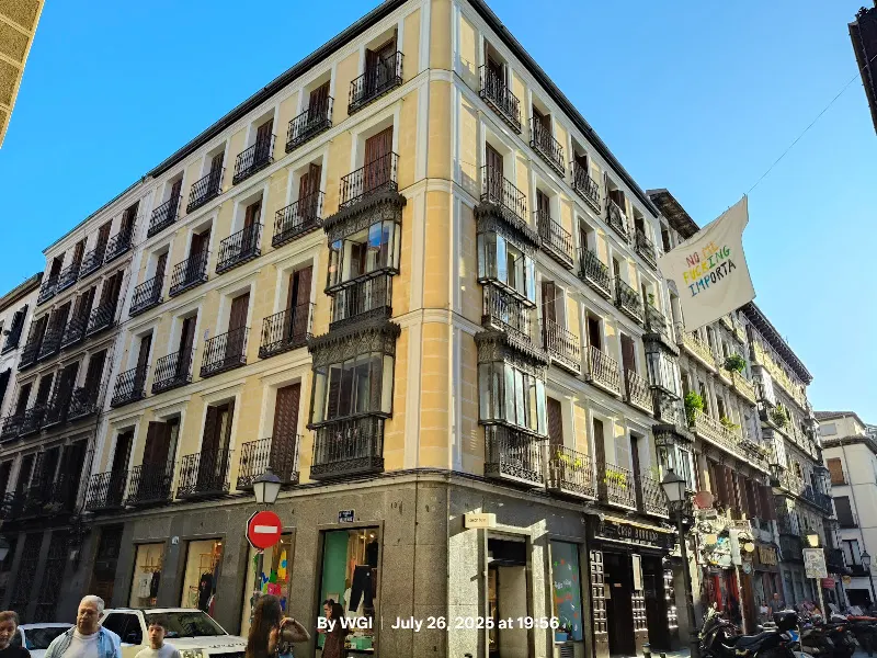 IVET Clínica Veterinaria Malasaña (Arcoíris)