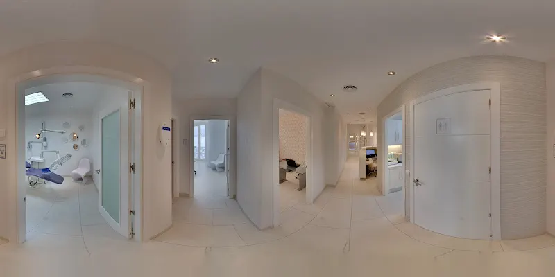 CLÍNICA DENTAL ESCARIZ