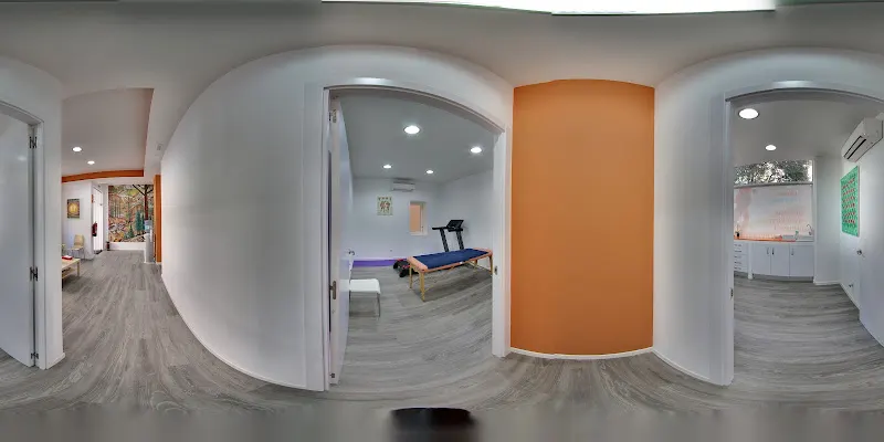 Podología y Fisioterapia Clínica Del Casar - Podólogo en Madrid - foto 2