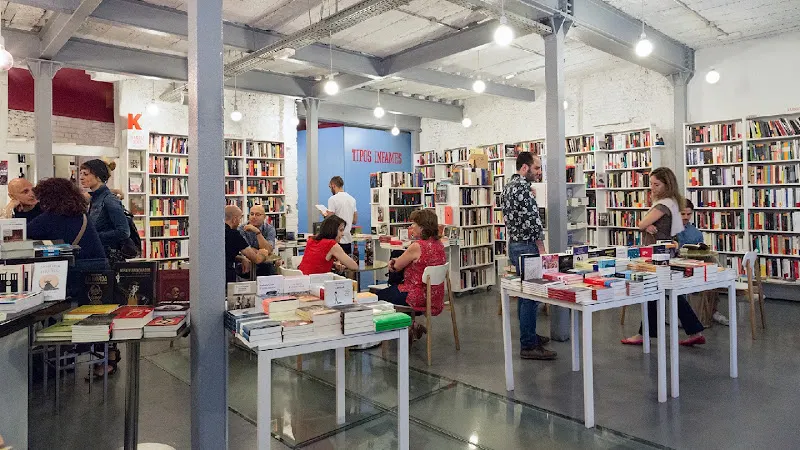 Tipos Infames. Libros y vinos - Madrid