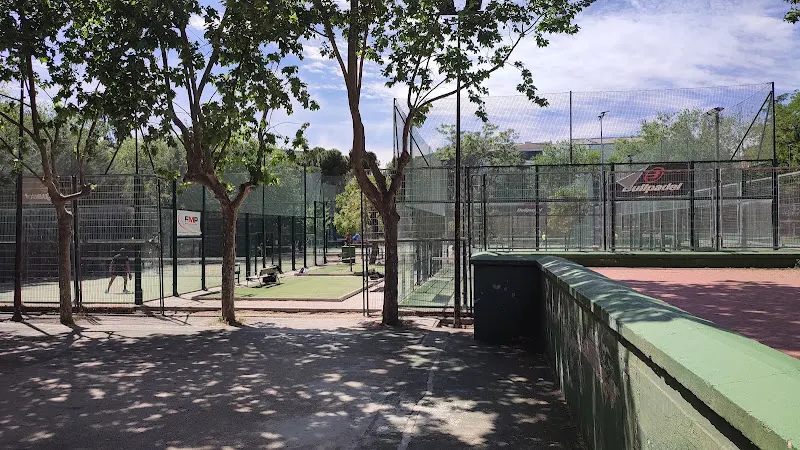 Pistas Padel Canal Isabel II - Pista de pádel en Madrid - foto 2