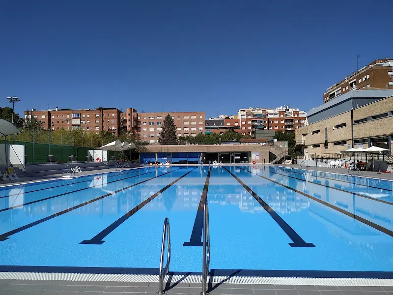Instalaciones Deportivas Canal de Isabel II - Polideportivo en Madrid - foto 3