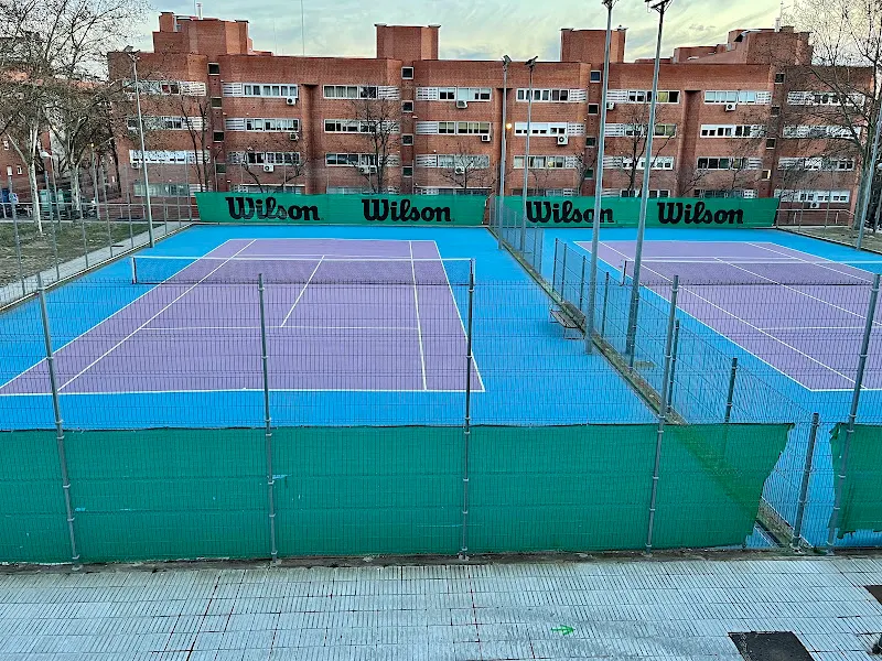 Club de Tenis Vallecas - Club de tenis en Madrid - foto 2