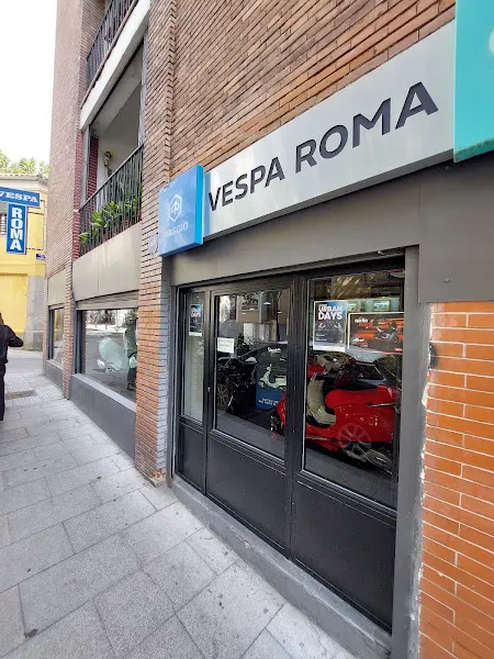 Vespa Roma - Concesionario de motos en Madrid - foto 2