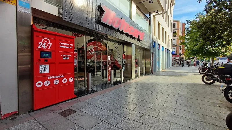 Motocard - Ropa, accesorios y cascos de moto en Madrid - Tienda de repuestos para motos en Madrid - foto 2