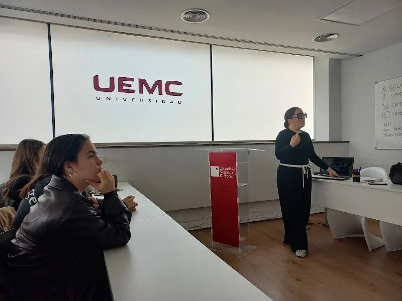 hola branding | Eva Rodríguez → Consultoría y formación en estrategia de marca ←