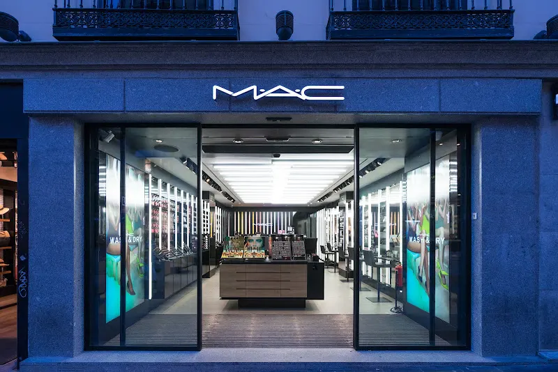 MAC - Tienda de cosméticos en Madrid - foto 2