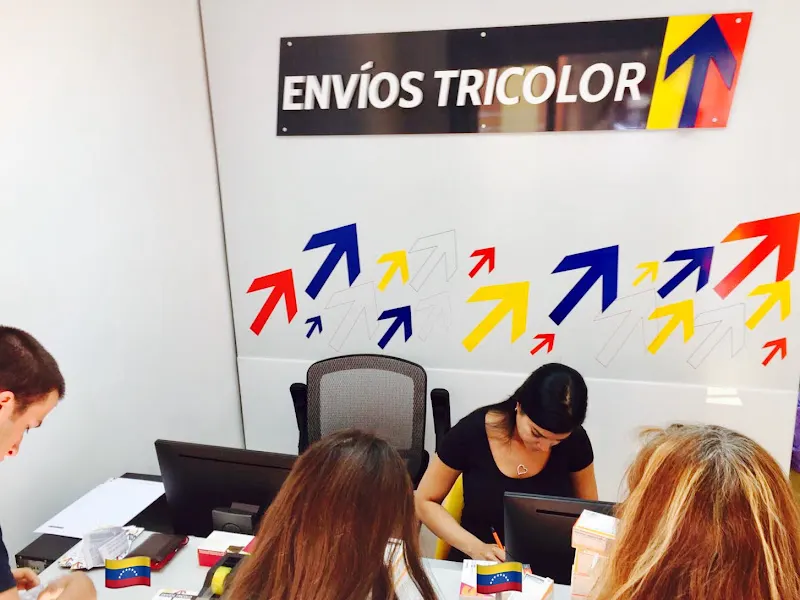 Envíos Tricolor - Servicio de mensajería en Madrid - foto 2