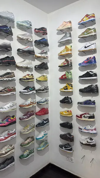 Jefa Sneakers Madrid - Tienda de deportes en Madrid - foto 3