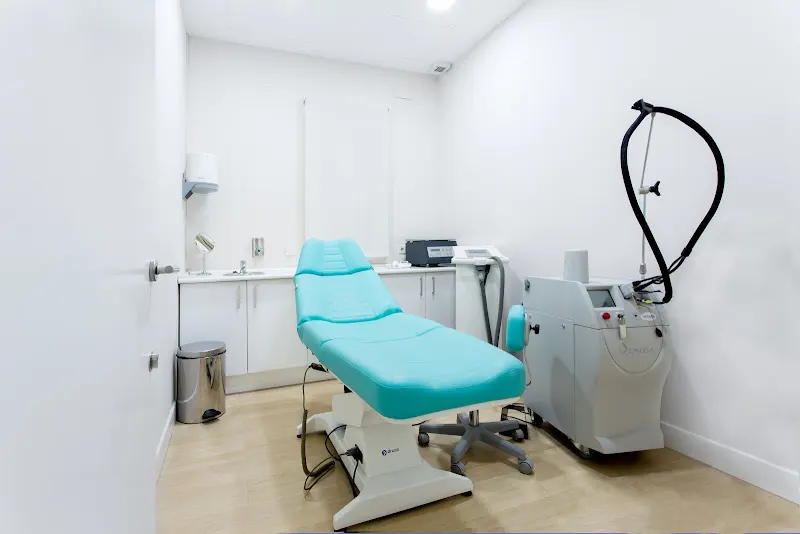 CLIDER - Clínica Dermatologica Roó