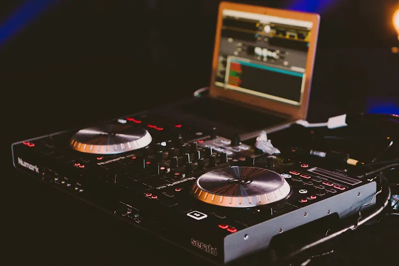 LAFEST | DJs Madrid | DJ para eventos Madrid | DJ corporativos | Madrid DJ bodas Madrid | Dj cumpleaños Madrid