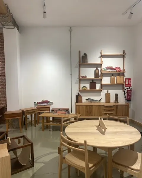 Lakari Kala - Tienda de muebles en Madrid - foto 3