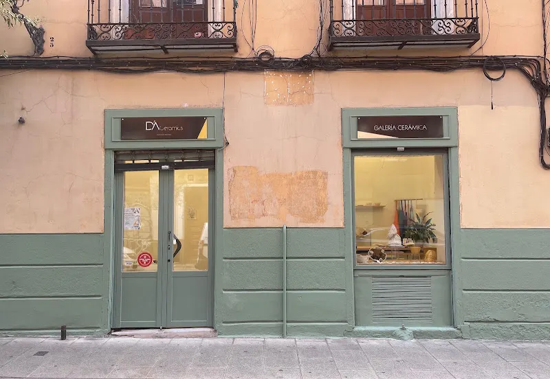 Déborah Abizanda - Tienda de cerámica en Madrid - foto 2